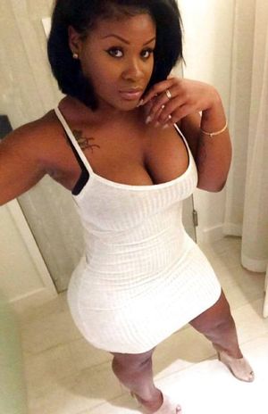 Big bubble butts ebony selfies from the