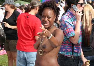 Ebony pairs nude in the public