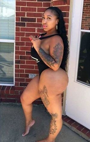 Big ass black hoes brags of their curvy